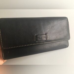 NWT! Fossil Womens Black Leather Wallet